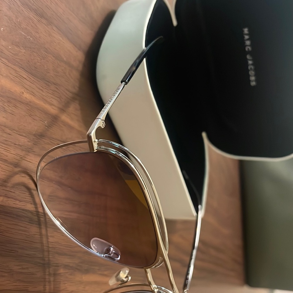Marc Jacobs aviators with case
